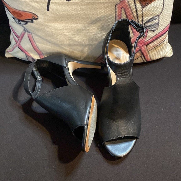 EUC Isabella Anselmi Heeled Shoes - Picture 4 of 10